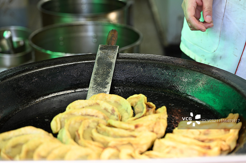 南京牛肉锅贴 南京老字号锅贴 网红打卡美食 南京美食图片素材