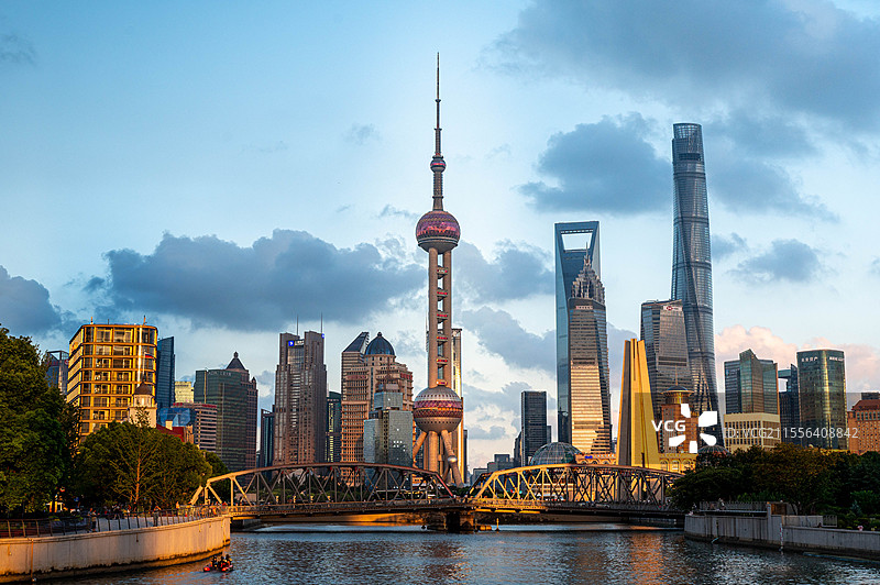 上海城市风光地标建筑外滩全景图片素材