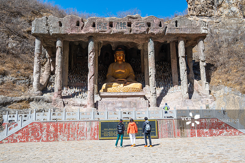 北京早春之房山圣莲山图片素材
