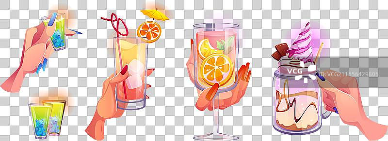 举杯祝酒的鸡尾酒杯在派对上图片素材