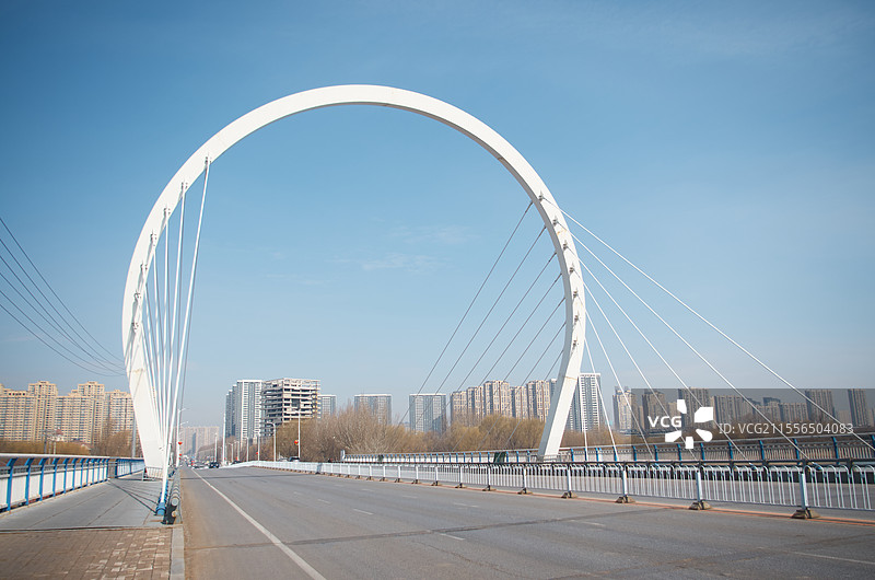沈阳沈北蒲河孝信桥，春天城市户外风光，交通枢纽，旅游景点图片素材
