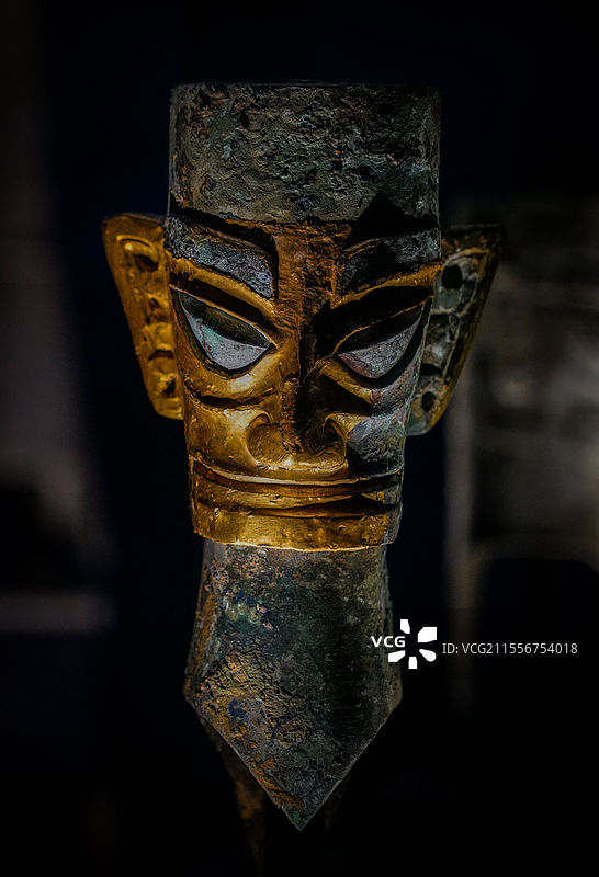 三星堆戴金面罩人头像图片素材