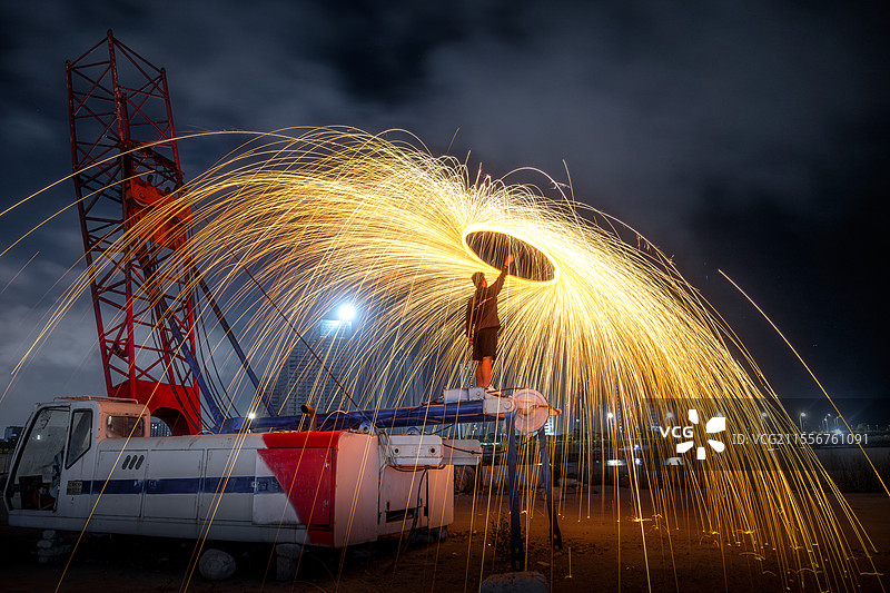 打火花的人图片素材