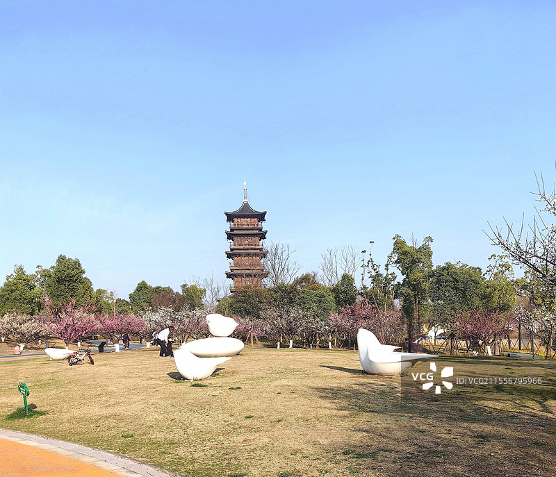 人随春好，春与人宜。图片素材