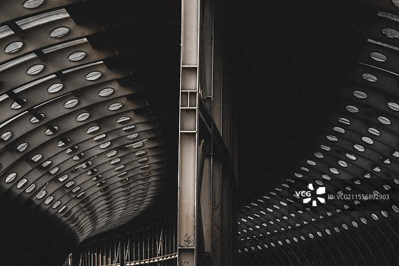 路过 城市隧道图片素材