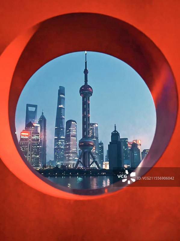 上海北外滩网红打卡地：位置在灯塔图片素材