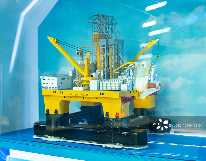 中国科技馆拍摄主题，海洋海水中的海上石头钻井平台，室内无人图像摄影图片素材