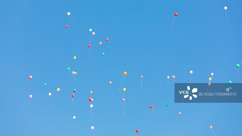飞舞的气球图片素材