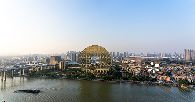 中国广东广州圆大厦建筑风光图片素材
