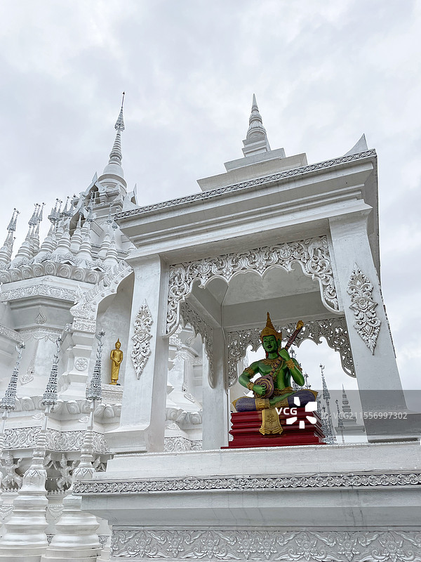 云南西双版纳景洪市般若寺佛塔图片素材