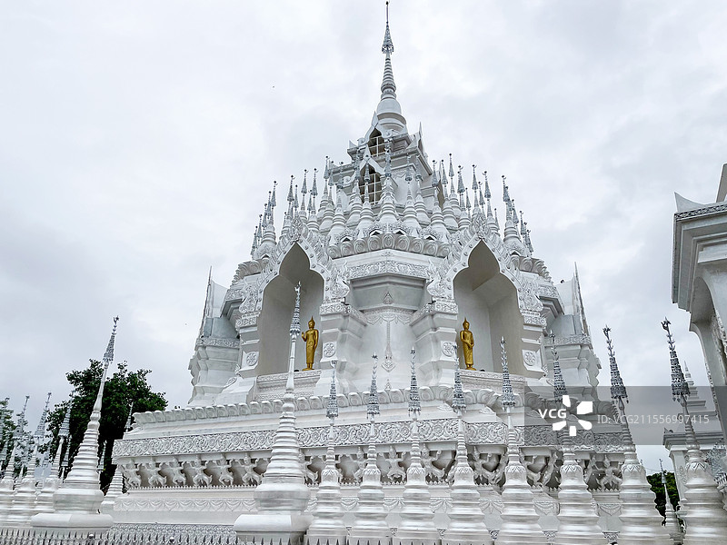 云南西双版纳景洪市般若寺佛塔图片素材
