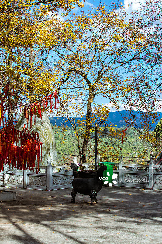 中国云南省昆明市安宁市曹溪寺景观图片素材