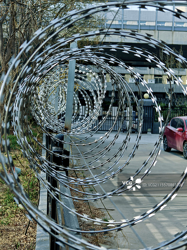 围墙防盗铁网图片素材