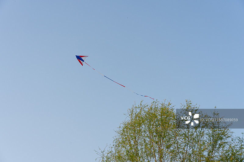 风筝飞翔图片素材