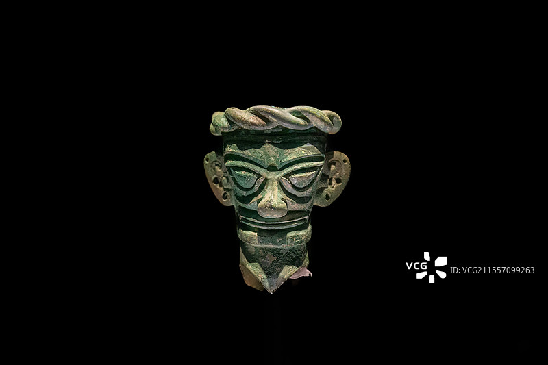三星堆博物馆藏商代后期青铜人头像图片素材
