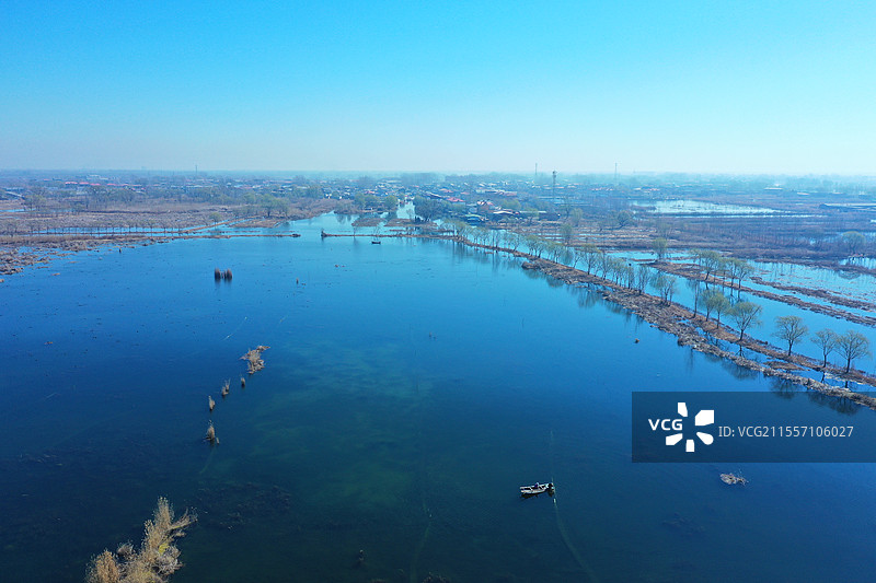 庞磊男34岁，厨师，在北京工作，家里父母双全，一个姐已结婚，在县城有车有房，老家拆迁一处赔了三套单图片素材