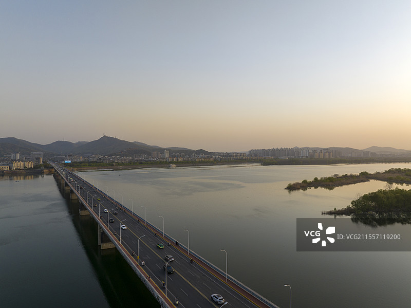 襄阳汉江河流长虹大桥山水城市风光图片素材