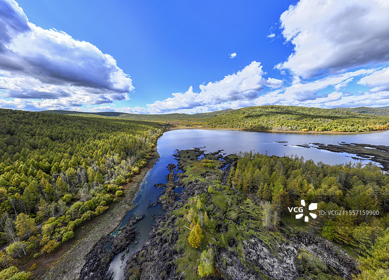 深秋的阿尔山仙鹤湖图片素材