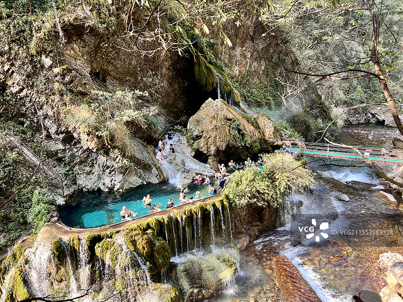 四川大凉山螺髻九十九里温泉瀑布图片素材