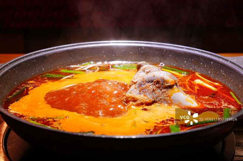 贵阳市酸酸辣辣开胃好吃的酸汤火㶽底图片素材