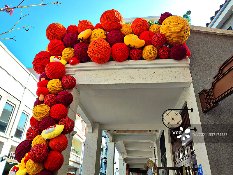 毛线与骑楼街道图片素材