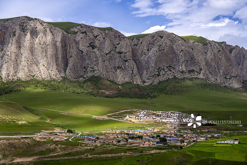 甘肃省甘南藏族自治州白石崖寺图片素材