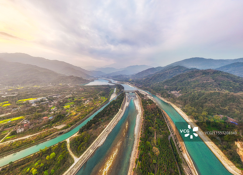 中国四川成都都江堰水利工程全景航拍图图片素材
