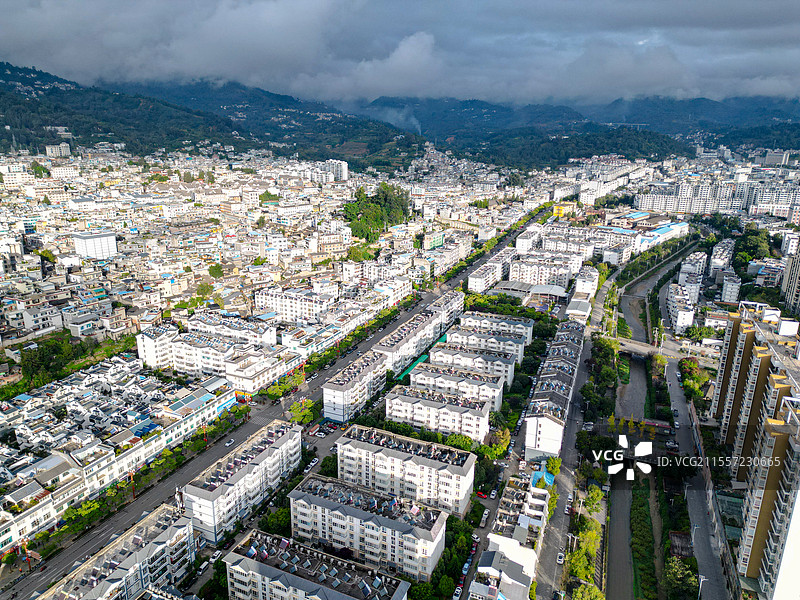 云南临沧市凤庆县道路航拍图片素材