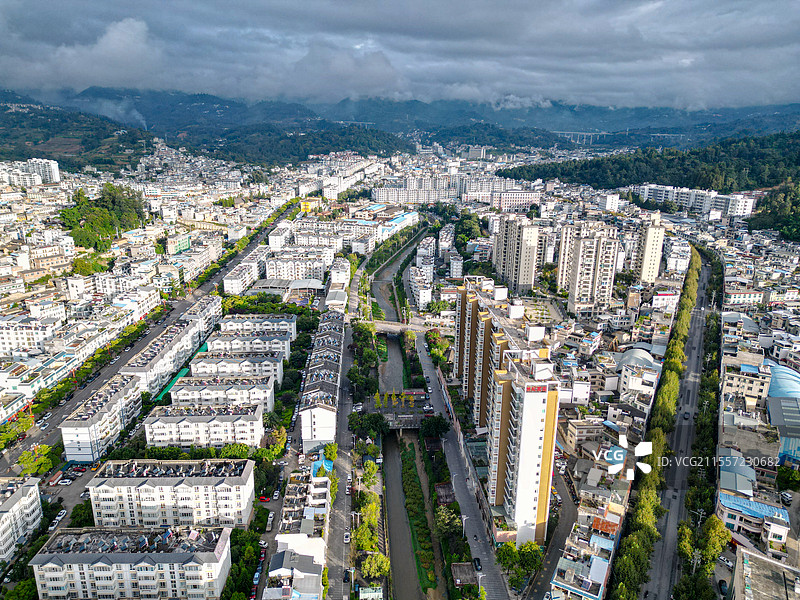 云南临沧市凤庆县道路航拍图片素材