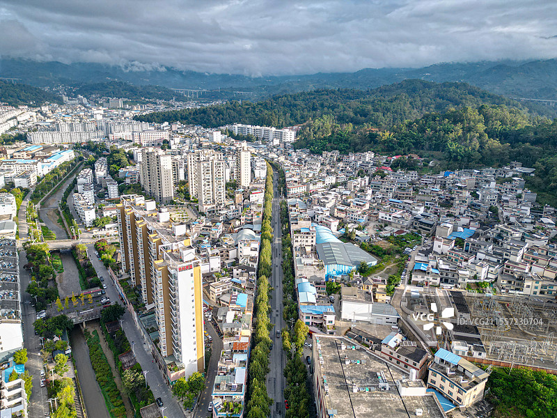云南临沧市凤庆县道路航拍图片素材