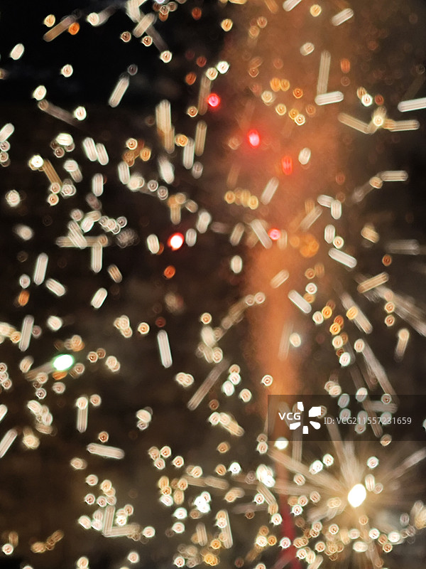 烟花燃放瞬间图片素材