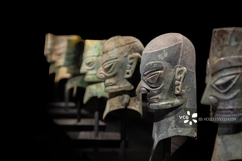 三星堆博物馆藏商代后期青铜人头像图片素材