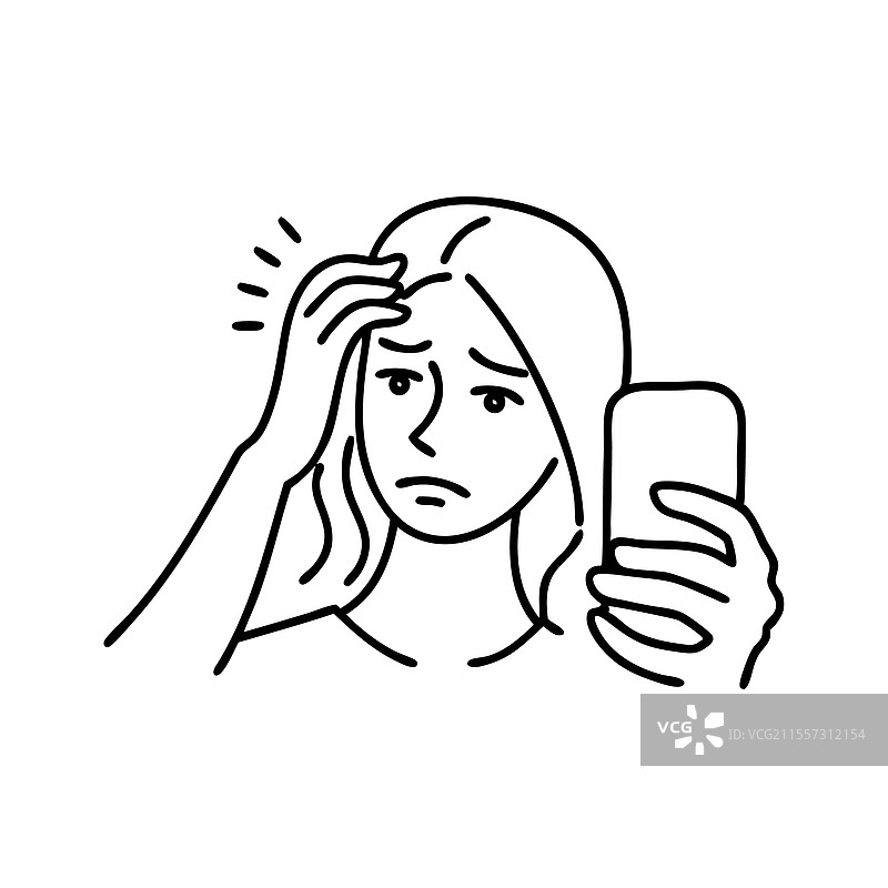 女人面带疑惑地拿着手机图片素材