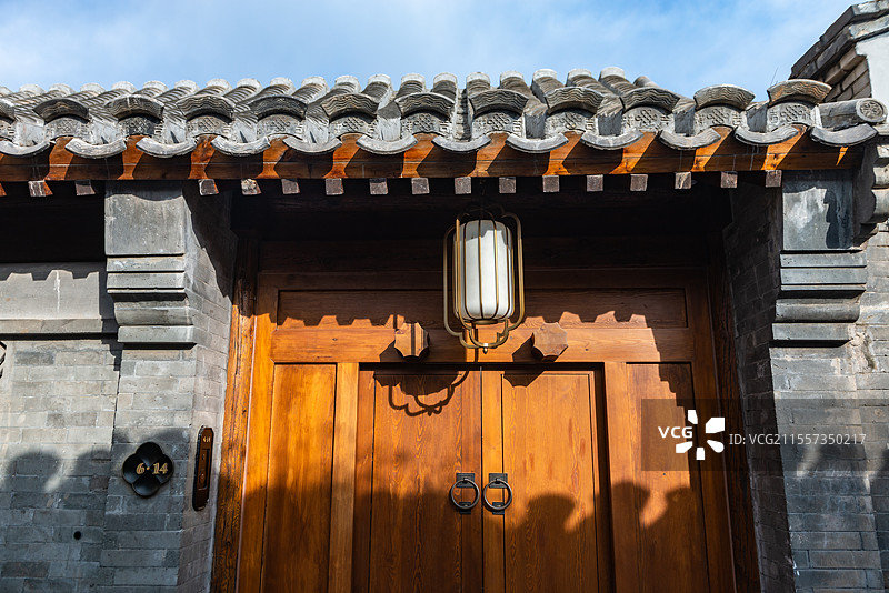 北京前门文华东方酒店四合院庭院木制大门图片素材