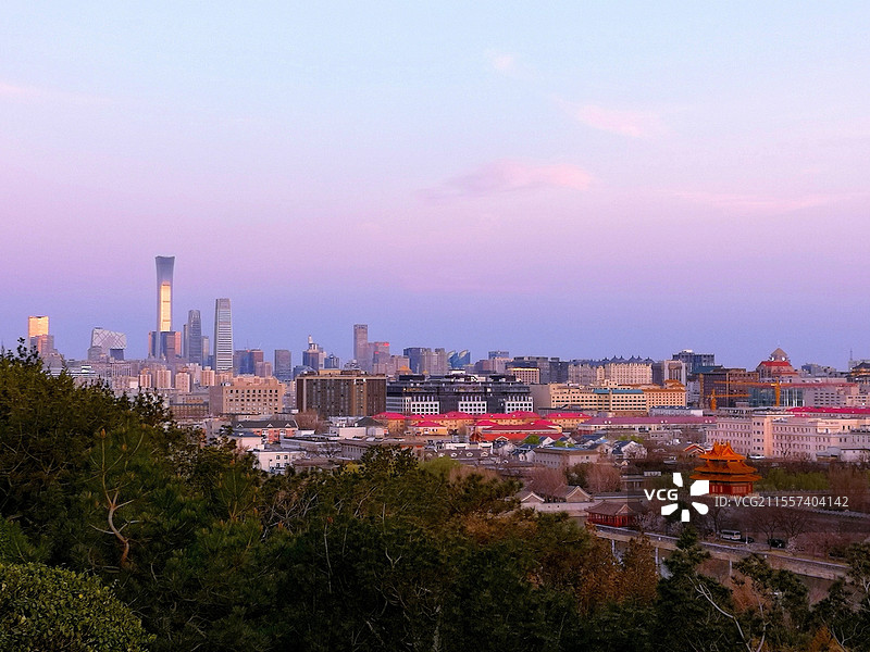 紫禁城与CBD的蓝调时刻图片素材