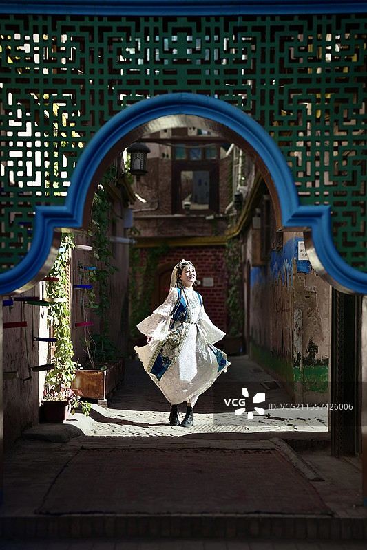 维族少女图片素材