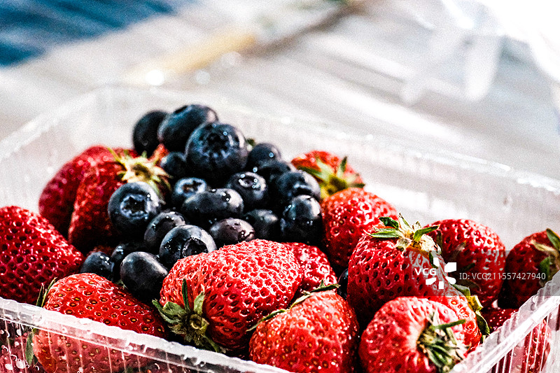 草莓和蓝莓图片素材
