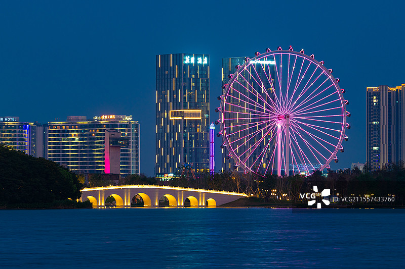 佛山市网红景点：顺德华侨城欢乐海岸PLUS夜景、顺德眼、顺峰山公园图片素材