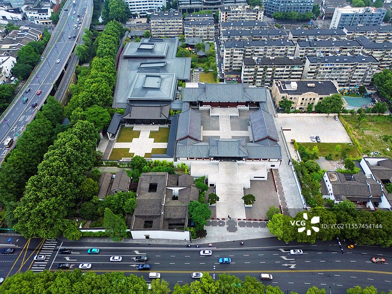 杭州德寿宫坐北朝南，布局与皇城相近。 南半部为宫殿区，北半部为后苑园林区，总面积约170000平方米图片素材