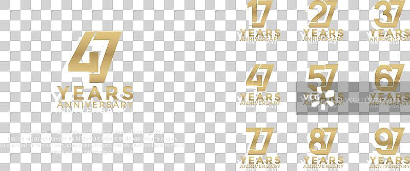 黑色背景上的金色周年纪念标志组合图片素材