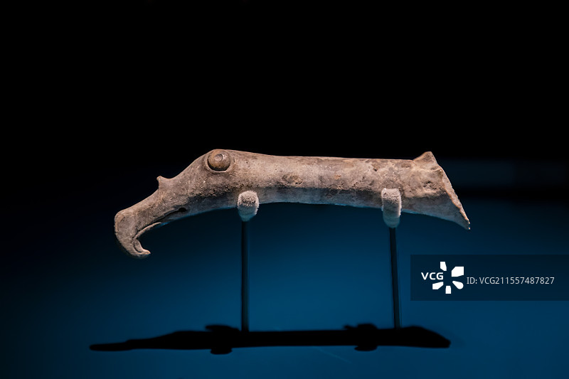 三星堆博物馆藏商代后期陶鸟头勺把图片素材