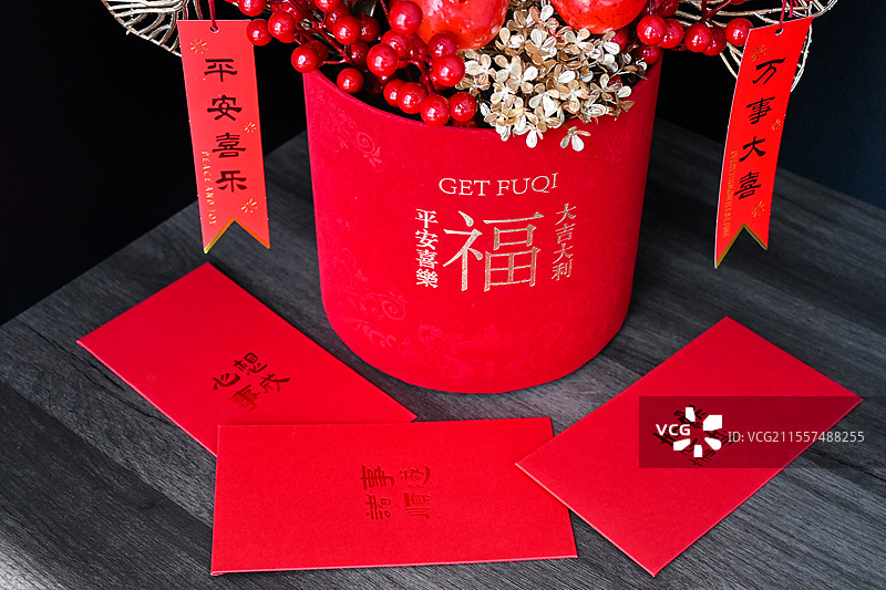 新年快乐氛围大红色福桶家居摆件红包图片素材