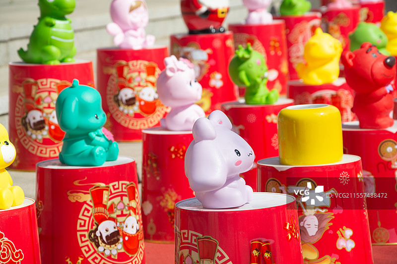 儿童游乐场中的套圈游戏图片素材