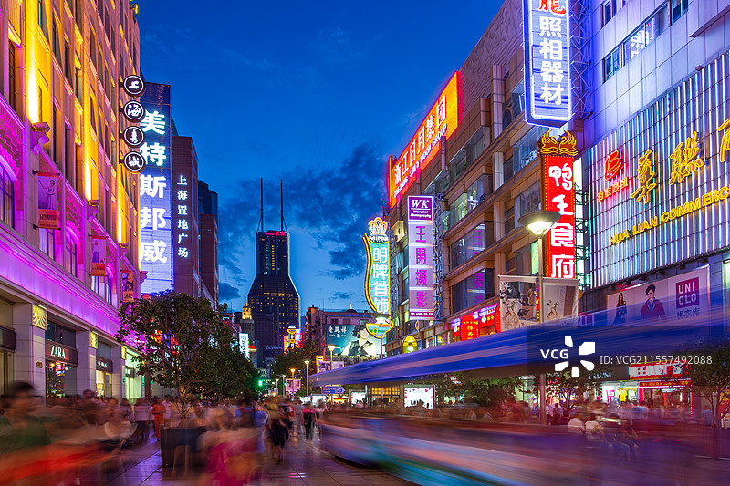 上海南京路步行街夜景图片素材