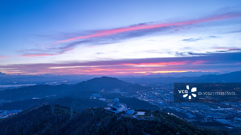天语舟气象公园视角下的厦门晚霞图片素材
