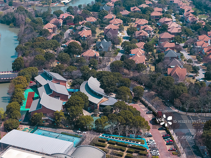 航拍上海松江泰晤士小镇图片素材