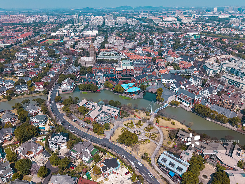 航拍上海松江泰晤士小镇图片素材