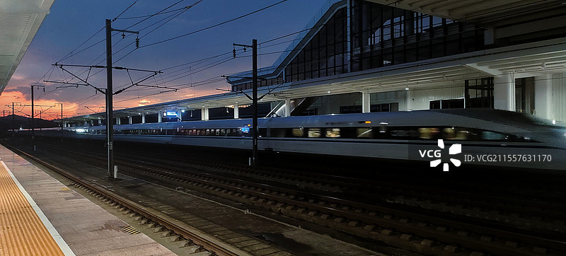 夜幕车站图片素材