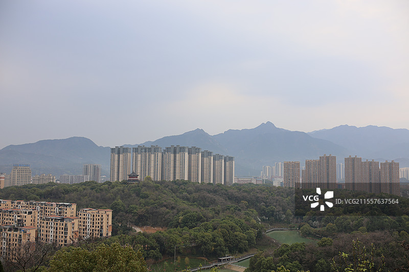 江西九江南山公园山顶城市传统文化高层建筑远景全景特写图片素材
