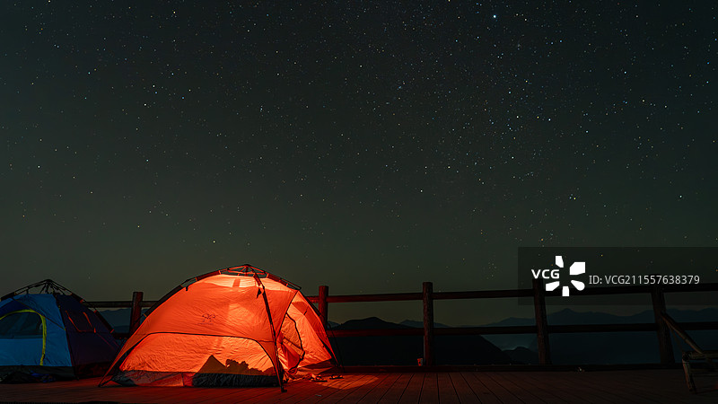 夜晚星空露营图片素材